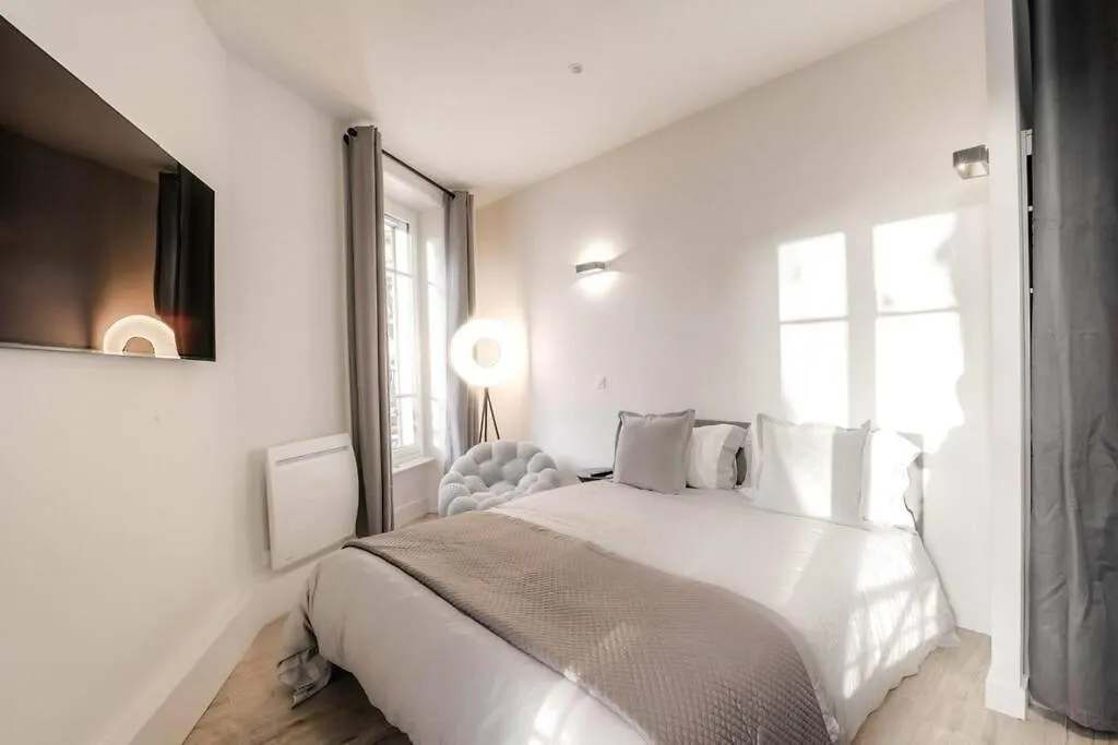 Superbe Studio, Tete D'Or, ليون 0*,